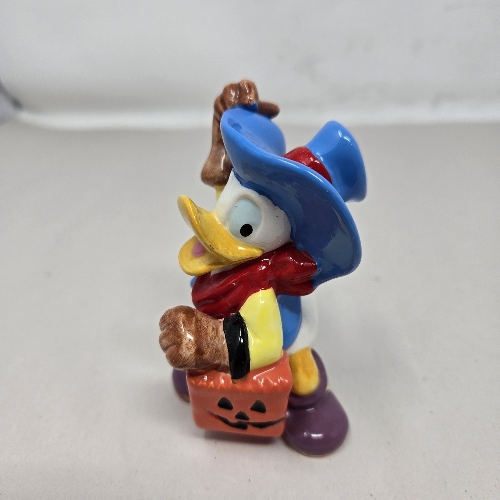 Donald Duck Enesco Walt Disney Donald As A Cowboy For Halloween Figurine - Picture 3 of 11